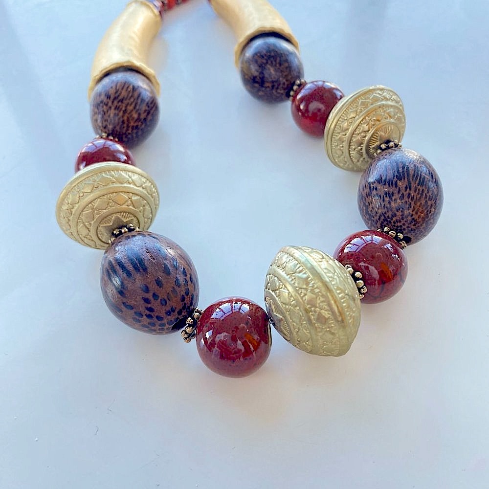 NWT Chico's Gold Tone beaded necklace